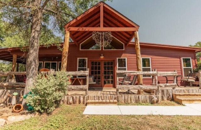 Just Updated! Large Cabin on 4 Acres Near Granbury