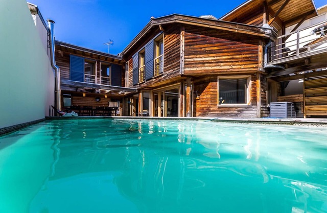 KABANE. KEYWEEK. Villa pool spa sauna downtown