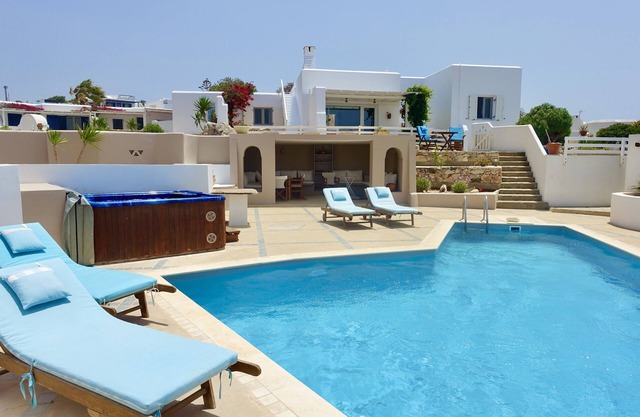 Kamari Villa-M con piscina privada y jacuzzi