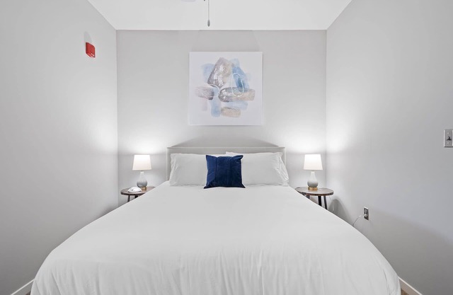 Kasa | Inviting 2 Bedroom with Amenity Access | Pittsburgh