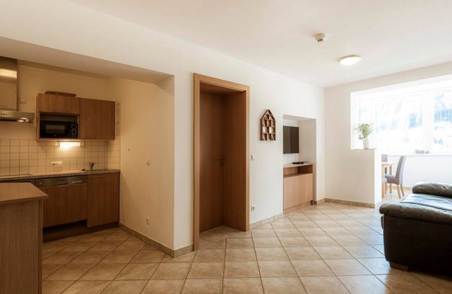 "katja" Panorama Lodge #9 - Das Schiller