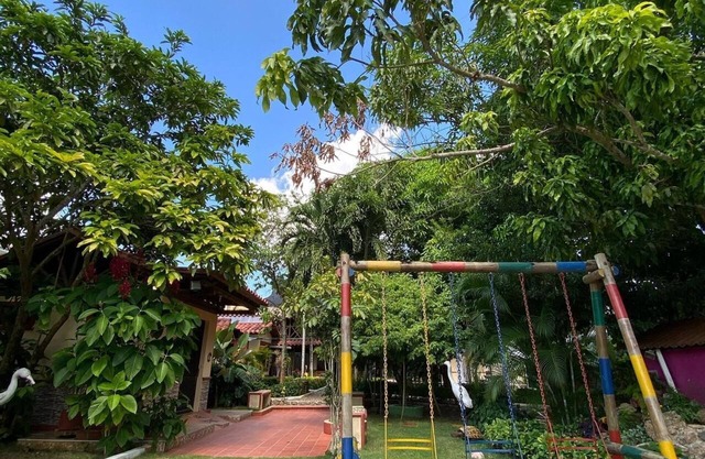Katmandú Casa Campestre está a 10 km de la fantástica Cartagena y sus playas.