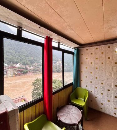 KD Homestay ganga view