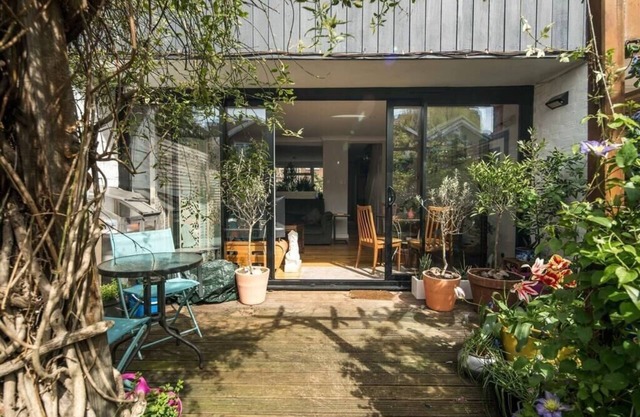 Kennington 3BR Haven: Dog-Friendly/Zone 1 location