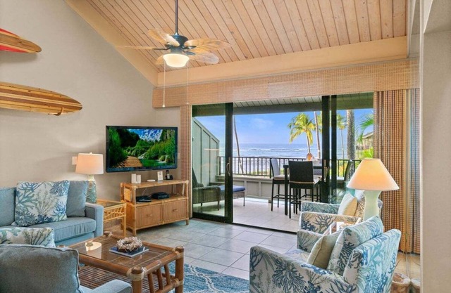 KHV 9 2BR Oceanfront Condo w Panoramic Maui View