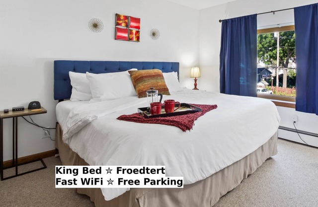 King Bed - FAST WiFi - Near Froedtert