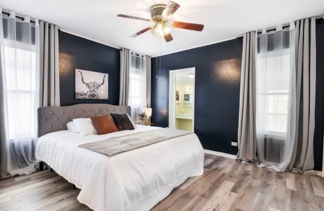 King bed-Fully-Equipped kitchen-Monthly Rental