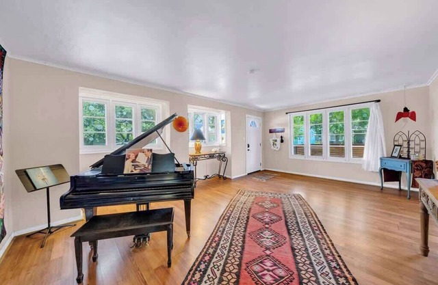 King Bed, Patio, BBQ, WD, 20min2Beach, Netflix
