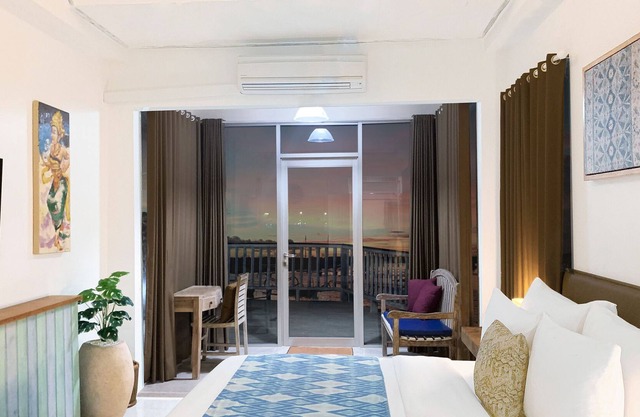 King Bedroom with Sea View Terrace
