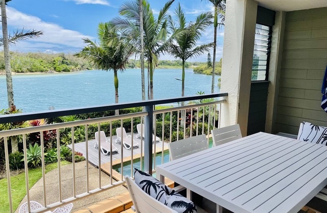 ¡NUEVO! Absolute Waterfront Sunrise Cove