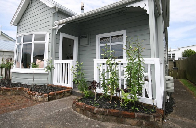 KINGWELL COTTAGE - NEW PLYMOUTH HOLIDAY HOME in New Plymouth