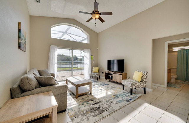 Kissimmee Getaway w/ Pool ~ 7 Mi to Disney!