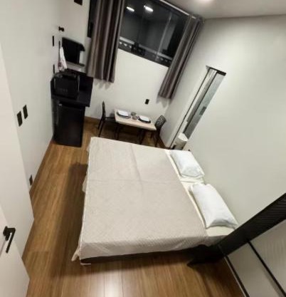 Kitnet nova ao lado de tudo que você precisa