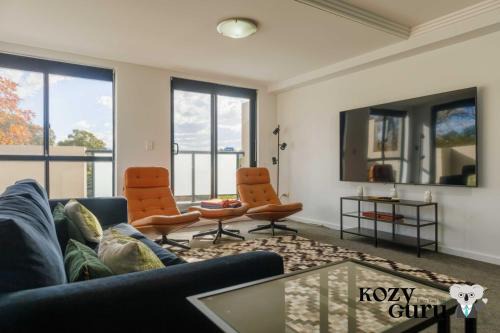 KozyGuru | Homebush West | Modern 2R Apt + Parking