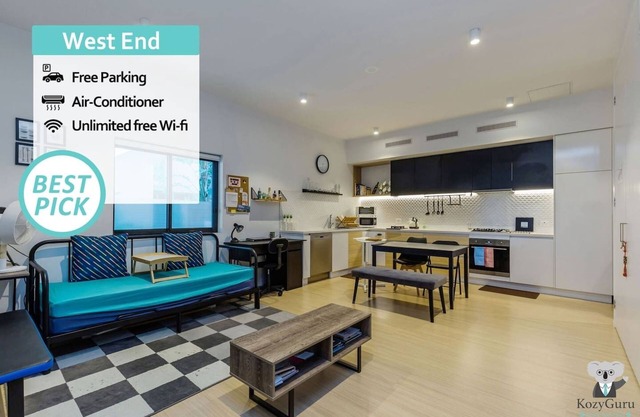 West End Waterfront Apartment 10 Min To City