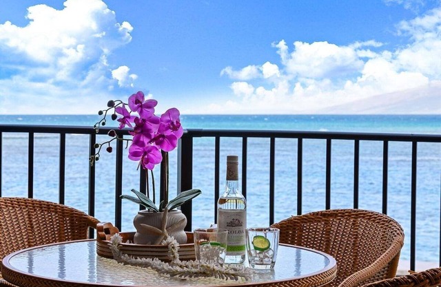 KR 215 Breathtaking Direct Oceanfront Views from this 1BD West Maui Condo
