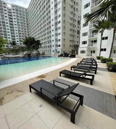 L&B Condo-Cozy and Peaceful 1 Bedroom near MOA with WIFI, NETFLIX and Parking
