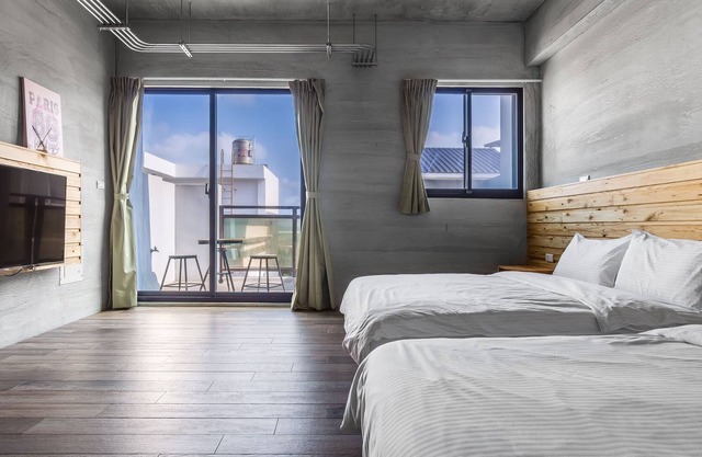 l-stack B&B