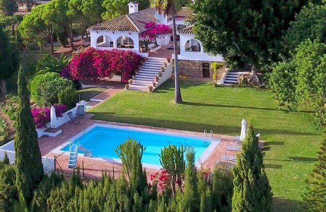 La Ciruela - Villa Tranquila Vista al Mar y Piscina Climatizada
