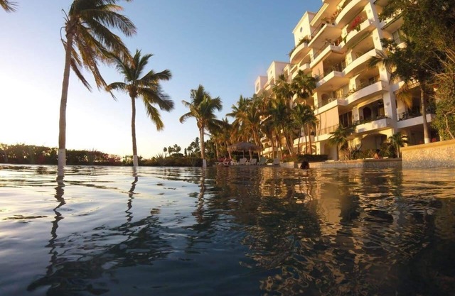 La Concha Condos, puedes escuchar las olas.
