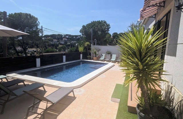 La ola - casa con piscina