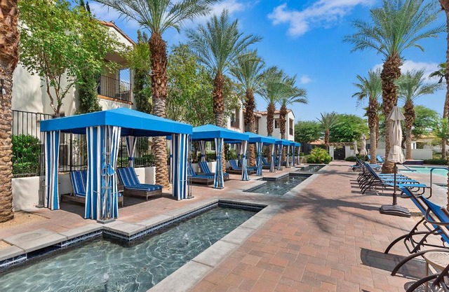 La Quinta Legacy Villas - Luxe Resort Pools with Desert Mountain Views