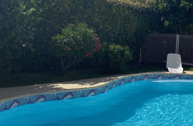 La Villa des Sourires SWIMMING POOL / SPA / SAUNA / CLIM