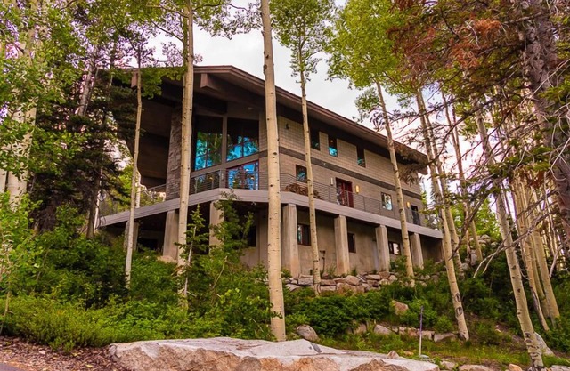 La Vista - Amplia y moderna casa ubicada justo en la montaña.