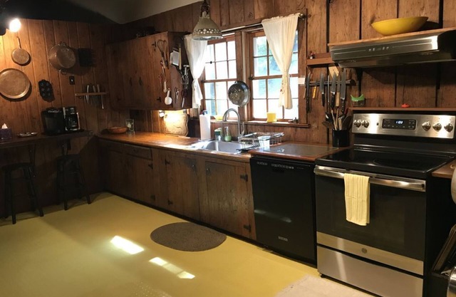 Unplug, Enjoy This Appalachia Area Retreat