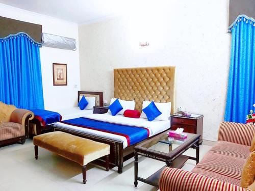 Lahore Luxe Family Couples Guest House