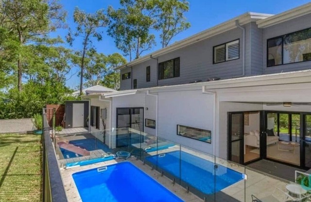 Lake Breeze - bushland escape, with plunge pool