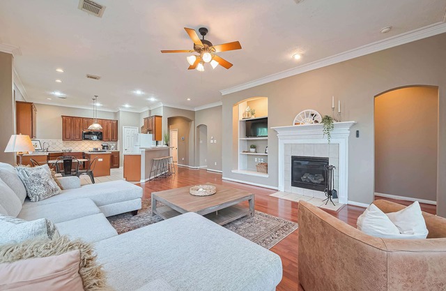 Peaceful Exec Home w Office Near Everything