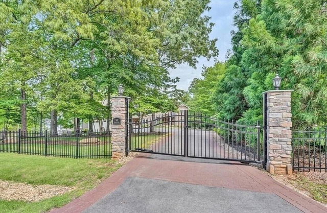 Lake Estate!