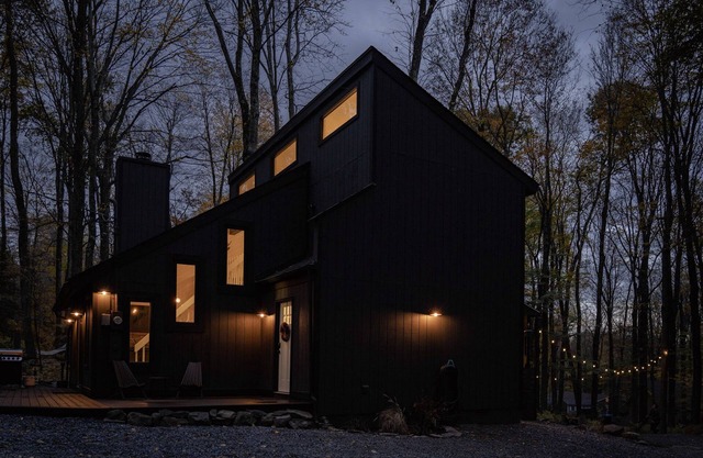 Lake Lane Lodge