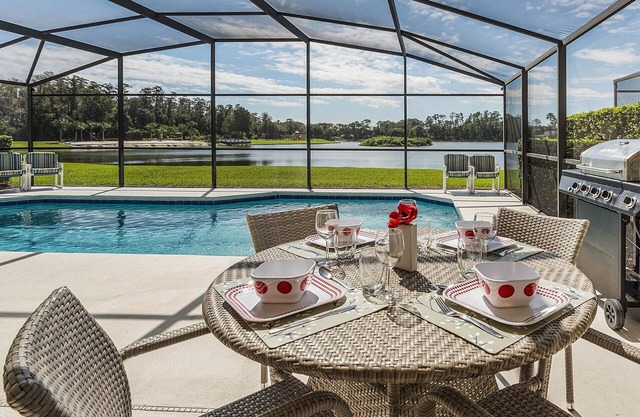 Lake View Home w/Private Pool & 5BR – Near Disney