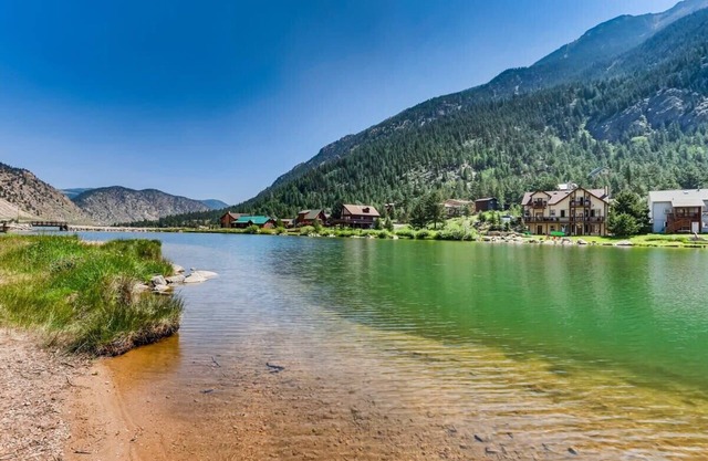 Lake View Lodge / Gateway To The Rockies / Sleep 6