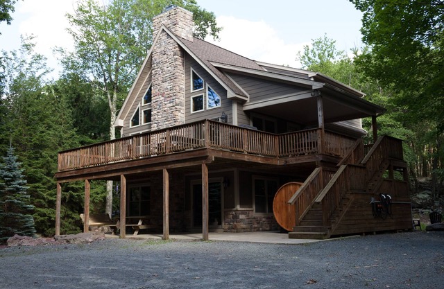 "Lake Walk Lodge" Sonos, sauna, Shuffle Board, bañera de hidromasaje, sala de juegos, carga EV, 6+ B