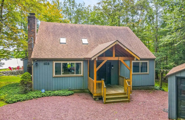 Lakefront cabin with sauna, dock, & screened porch - near resort/golf/casinos