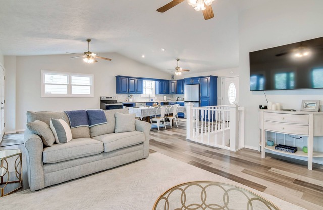 Lakefront Home w/ Fire Pit in Eagle Rock