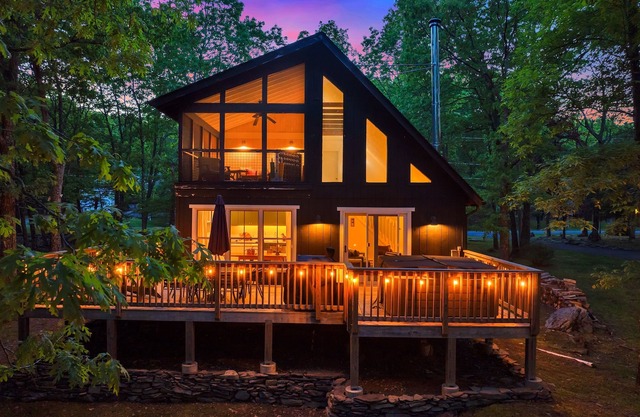 Frente al lago $ 199 por noche ESPECIAL, PISCINA, Cubierta nueva, Barcos, Muelle, Pescado, 2 noches min