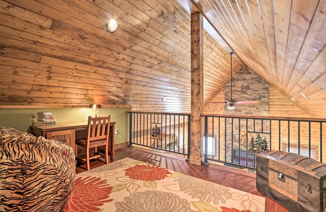 Lakefront Norris Lake Cabin w/ Decks & Dock!