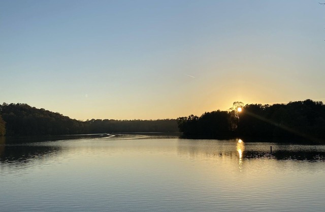 Lakeside Hideaway a spacious lodge with a lake view close to local attractions.