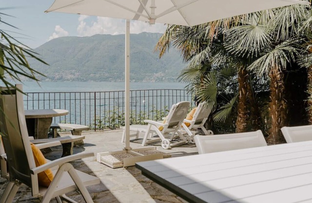 Italian Lakes lakeside apartment