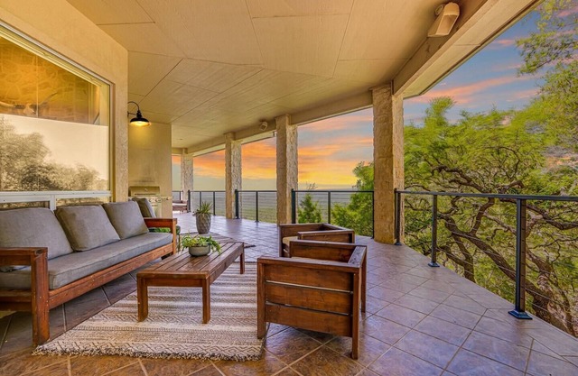 Lakeview Paradise: 7Kings, Hot Tub, Pool & Jacuzzi