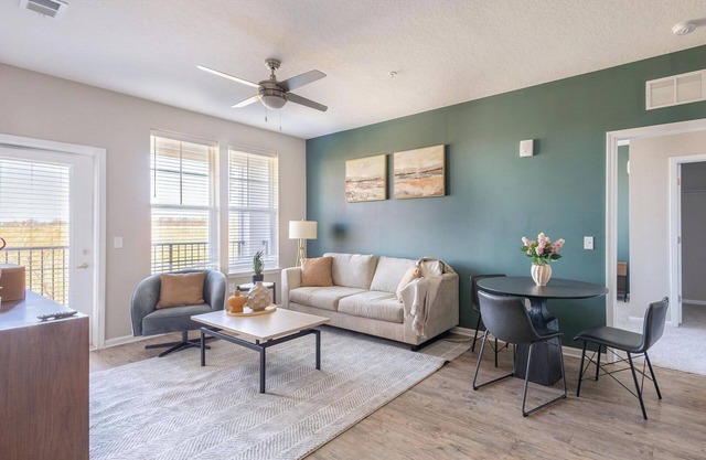 Landing at Tapestry Turfway - 2 Bedrooms in Flo...