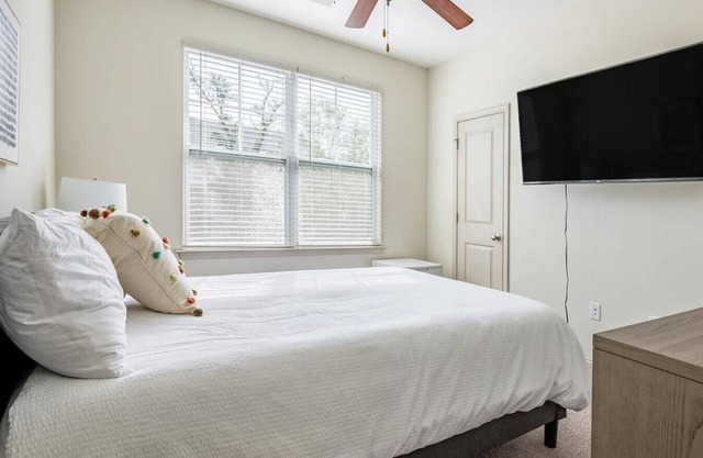 Landing at Belle Meade - 2 Bedrooms in Silver Lake