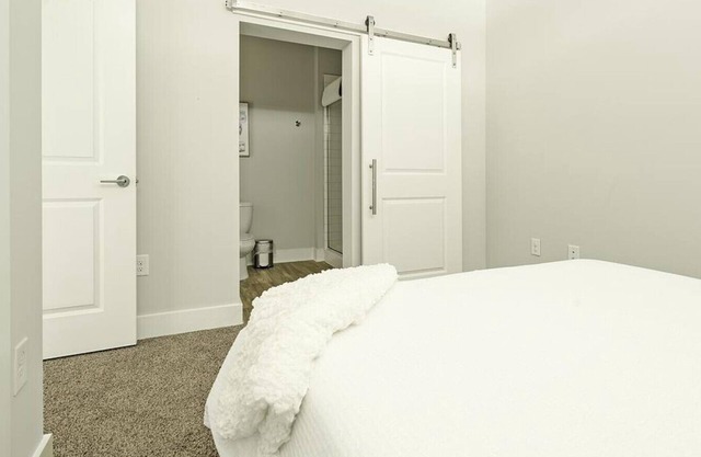 Landing at Chestnut Farm - 2 Bedrooms in Stallings
