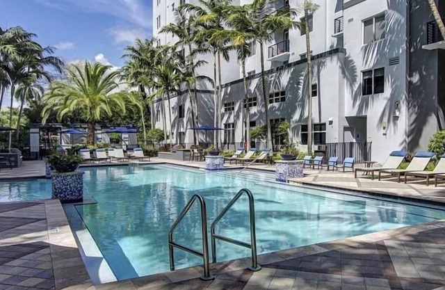 Landing at Solmar on Sixth - 2 Bedrooms in Central Fort Lauderdale