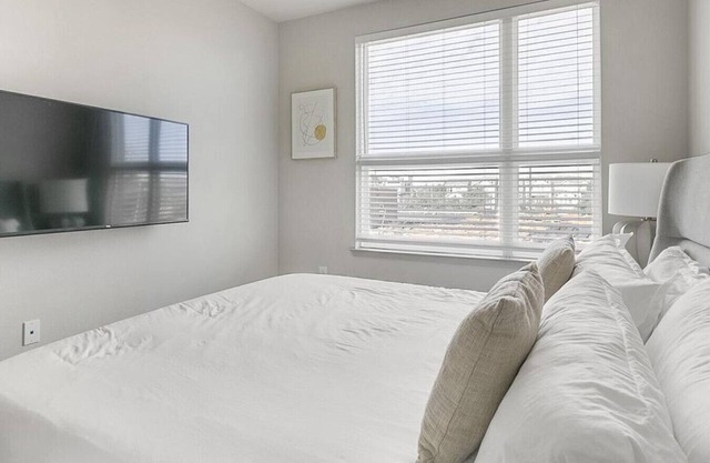 Landing at The Standard in the Heights - 1 Bedroom in Northside