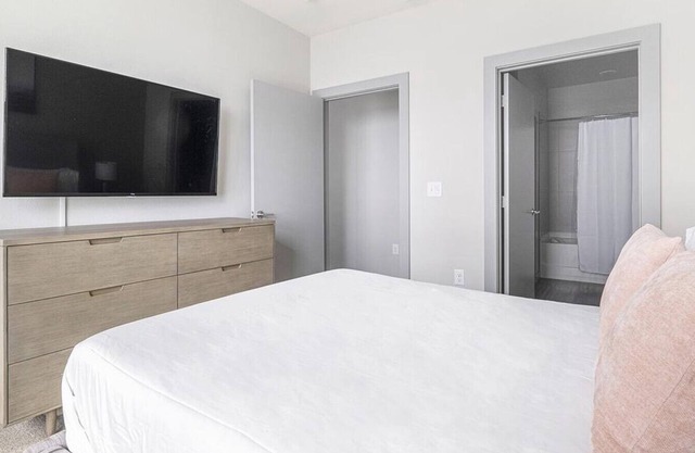 Landing at The Standard in the Heights - 1 Bedroom in Northside